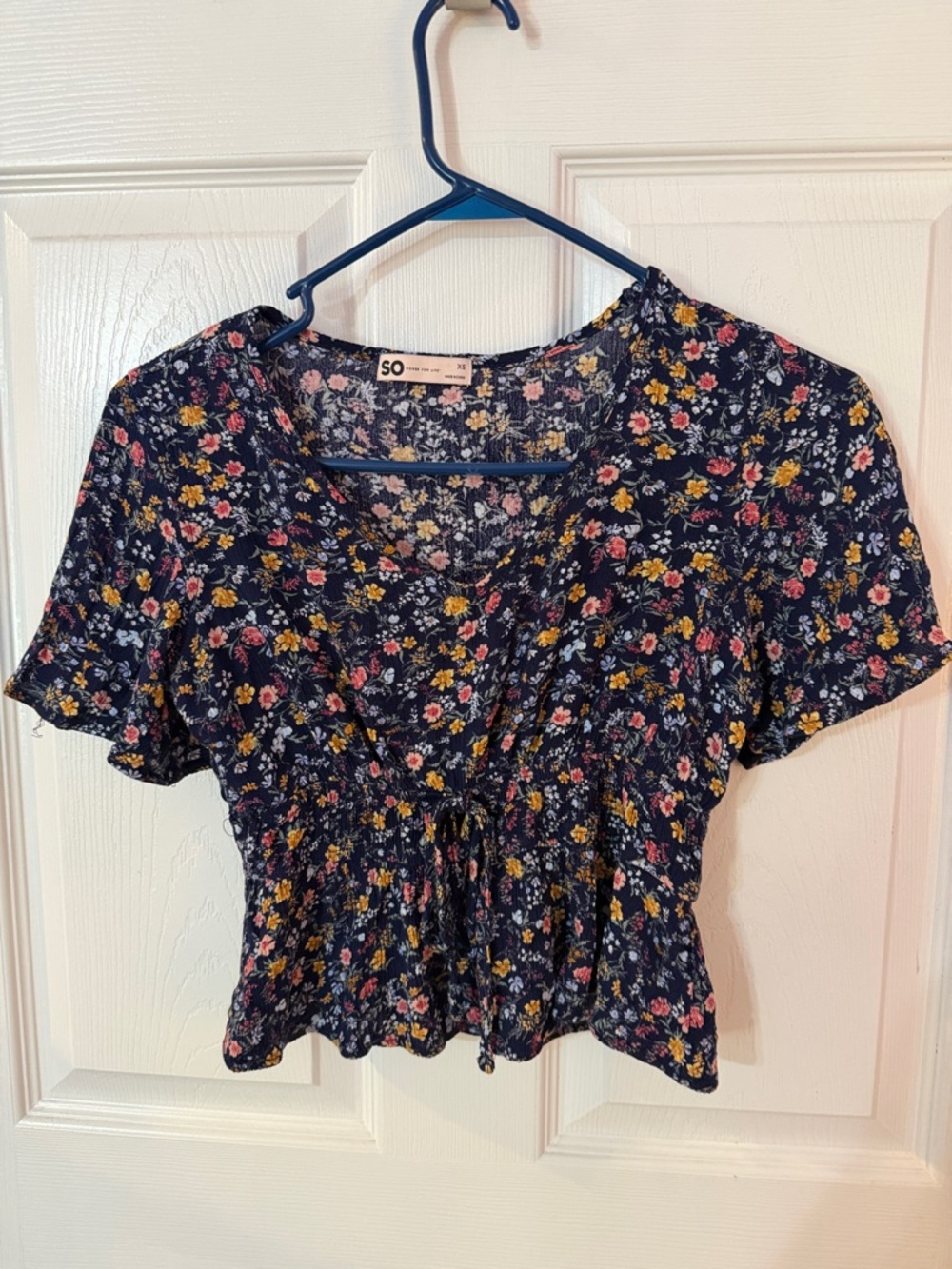 SO Floral Peplum Crop Top-Navy Blue multicolor Flower V-Neck Blouse -Size XS